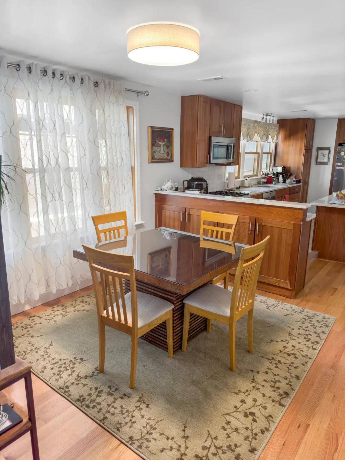 Luxurious Cambridge Room Steps From Harvard U 케임브리지 외부 사진
